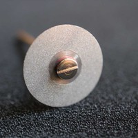 Dental ultra-cienka 0.15mm dwustronna diamentowa tarcza tnąca do oddzielania polerowania koronka ceramiczna tynk lub jade z trzpieniami 4